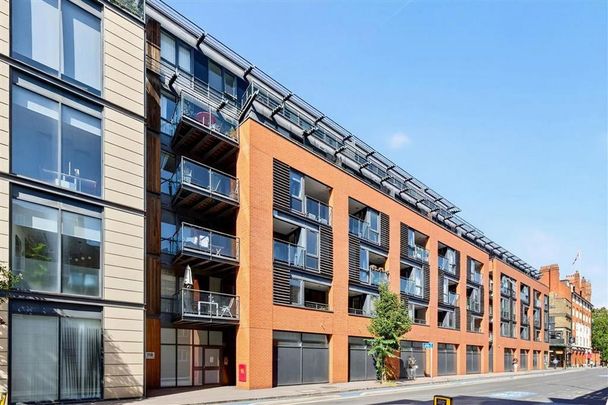 2 bedroom flat to rent - Photo 1