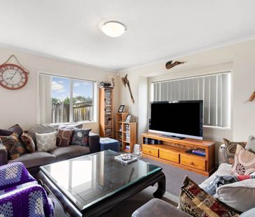 12 Rock Daisy Crescent, Mangere, Auckland - Photo 1