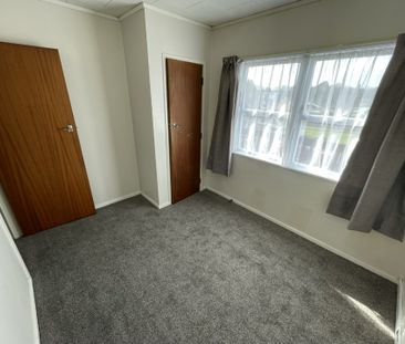 Easy Living on East St - Photo 3