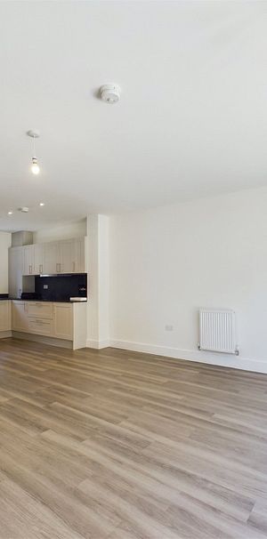 Coopers Hill, Bracknell Coopers Hill, Bracknell - Photo 1