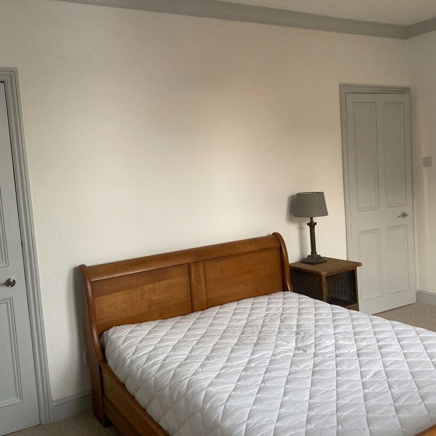 2 Bed Terraced House, Gloucester Street, BS5 - Photo 1