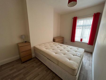 3 bedroom terraced house to rent - Photo 3