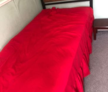 Room in a Shared House, Shirley Gardens, IG11 - Photo 2