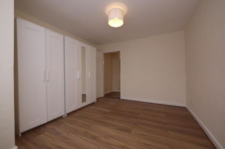 1 bedroom ground floor flat to rent - Photo 4