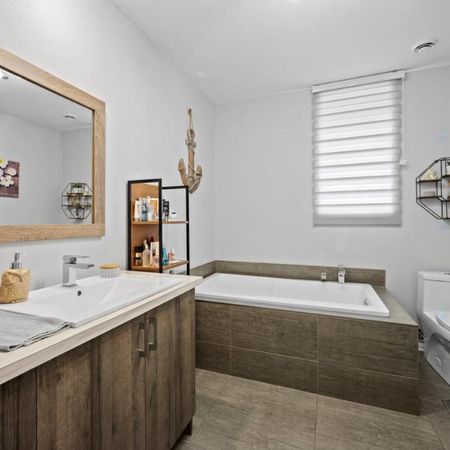🏡 CONDO lumineux, moderne et spacieux 5 ½ (3 chambres fermées) - Photo 3