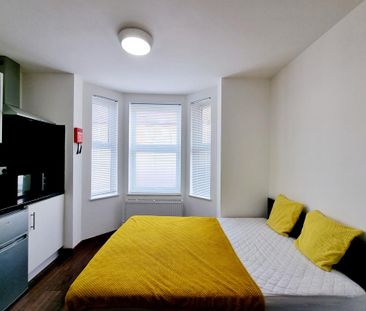 1 bedroom in a house share to rent - Photo 1