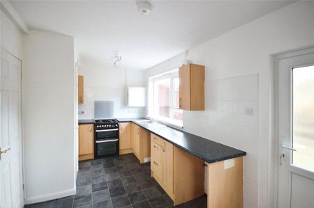 2 bedroom semi-detached house to rent - Photo 4