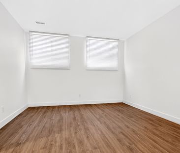 For Lease - 47 Dun Skipper Drive Unit# B, Blossom Park - Airport an... - Photo 5