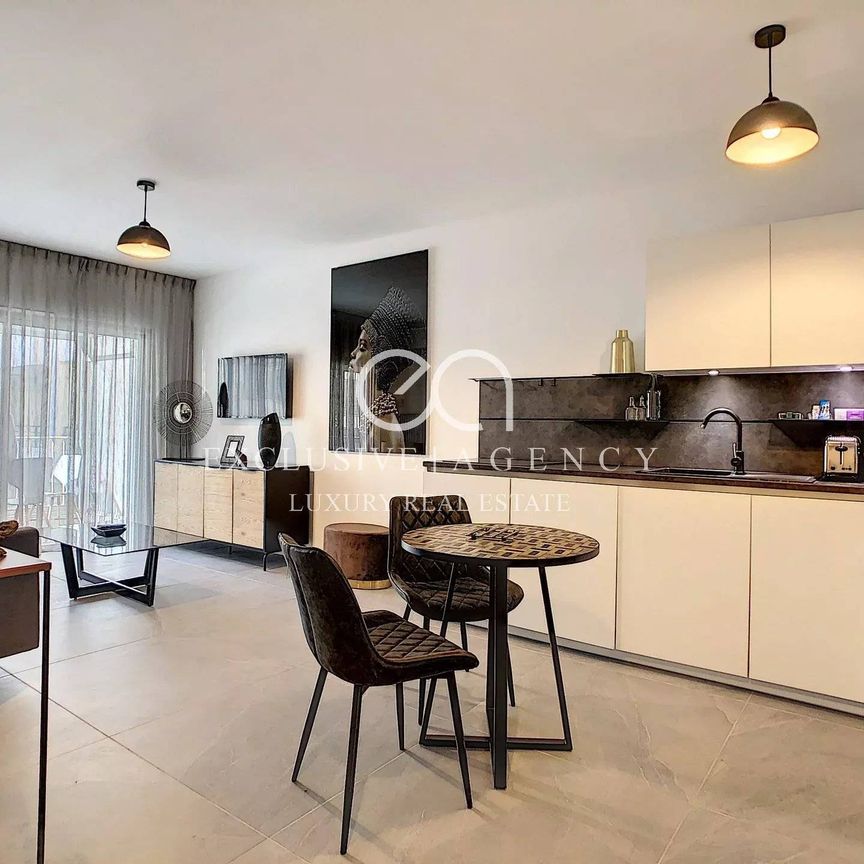 LOCATION A L'ANNEE CANNES CROISETTE APPARTEMENT 2 PIECES 40m² AVEC TERRASSE - Photo 1