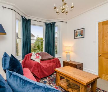 4 bedroom semi-detached house to rent - Photo 2
