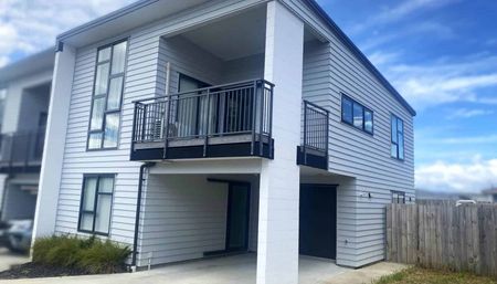 Beautifully Presented Townhouse - Photo 5