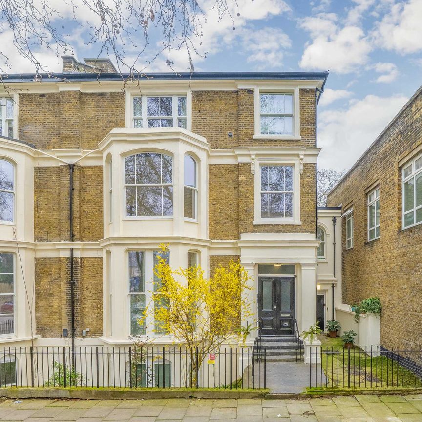 Pemberton Gardens, Archway, N19, London - Photo 1