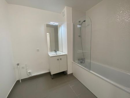 Location Appartement 3 pièces 66m² MONT ST AIGNAN 76130 - Photo 5
