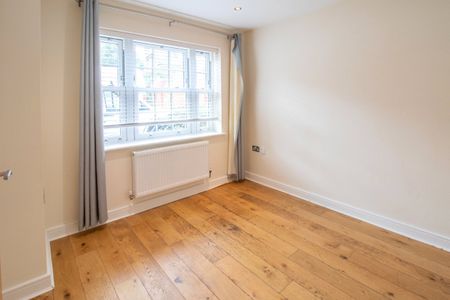 4 bedroom house to rent Century Way, Beckenham, BR3 - Photo 2