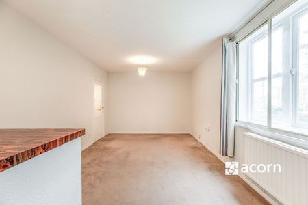 Kennington Park Road, London, SE11 - Photo 2