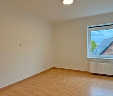 Instapklaar vernieuwd APPARTEMENT (2de verdieping) met 2 slaapkamers - Photo 6