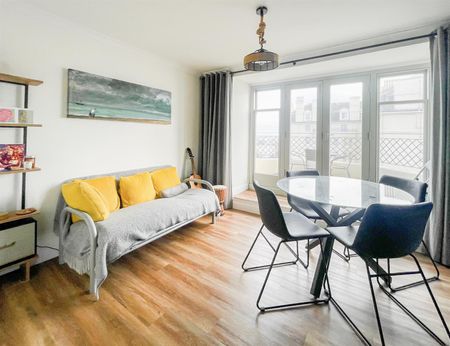 Queens Gardens, Eastbourne, BN21 3EF - Photo 3