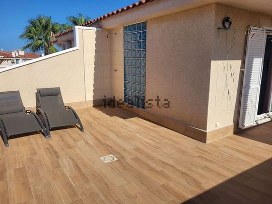 Alquiler de chalet adosado en Calle Abeto, 45 - Photo 1