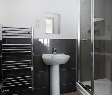 1 bedroom in a house share to rent - Photo 5