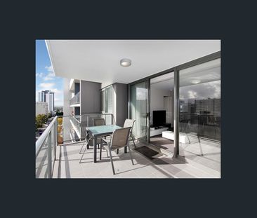 East Perth Luxury Retreat - Photo 6