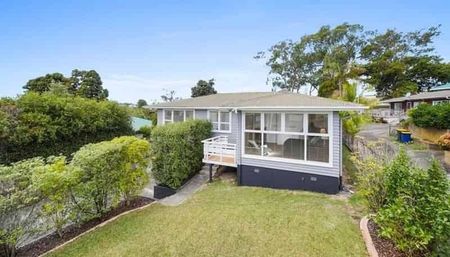 Warm Family Home in Forrest Hill Area - Photo 5