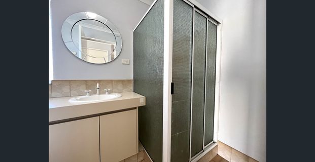 3x1 + Study Home! - Photo 1