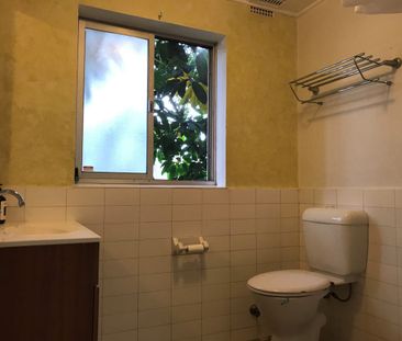 Well maintained studio apartment in perfect location - Photo 3