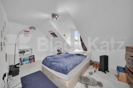 Spacious 6-Bedroom House – Perfect for Students & Professional Sharers - Photo 3