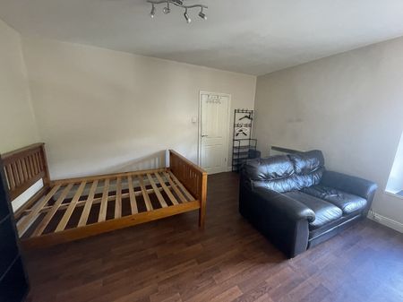 Flat 4 49A Chesterfield Road, S18 - Photo 3