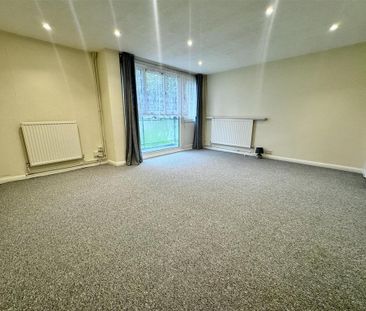 3 bedroom maisonette to rent - Photo 2