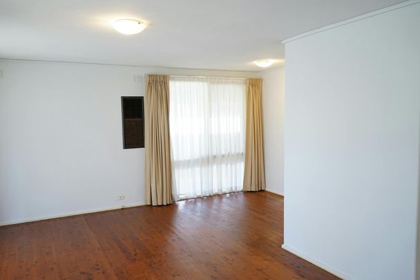 5 Bedroom Family Home! - Photo 1