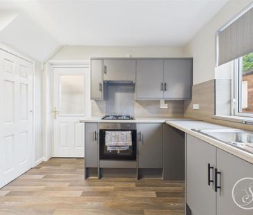 3 bedroom semi-detached house to rent - Photo 6