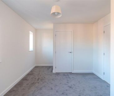 2 bedroom semi-detached house to rent - Photo 4