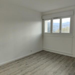 Location Appartement à ECHIROLLES - Photo 3