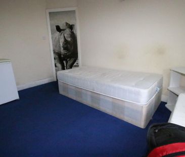 House share to rent - Photo 2