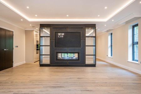 3 bedroom flat to rent - Photo 2