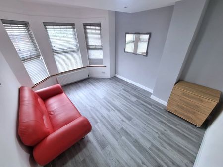 Room in a Shared Flat, Temple Road, NW2 - Photo 2