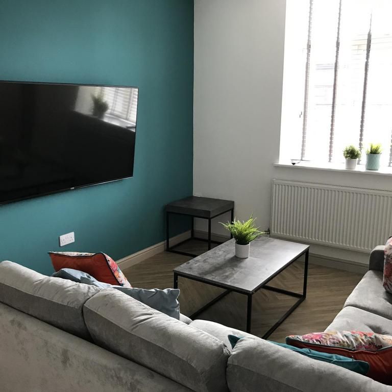 6 bedroom house to rent - Photo 1