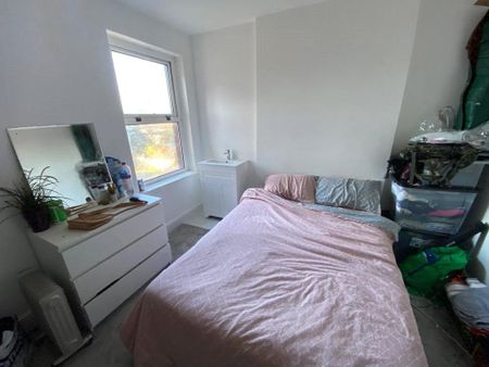 House share to rent - Photo 2