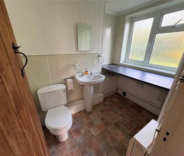 2 bedroom semi-detached house to rent - Photo 5