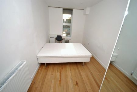 6 bedroom flat to rent - Photo 4