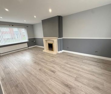 Thompson Avenue, Doncaster, Harworth - Photo 2