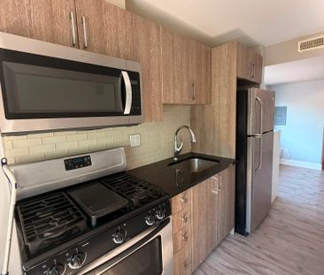 139 Henderson Ave unit 6 - Photo 4