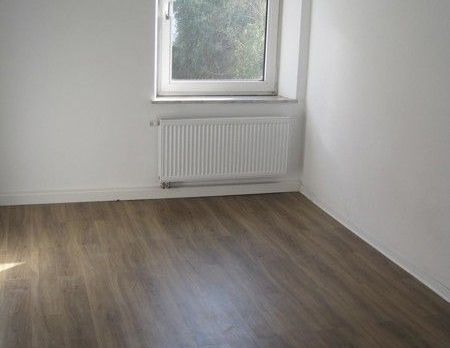 Einziehen und Wohlfühlen! Renovierte 3-Zimmer-Wohnung in Stadtlage! - Photo 1