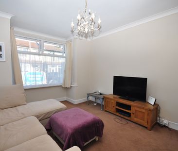 3 bedroom semi-detached house to rent - Photo 2