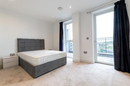 3 bedroom flat to rent - Photo 4