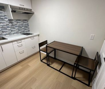 For Lease - 316 Cherokee Boulevard, Toronto, Ontario - Photo 5