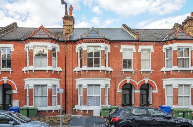 3 bedroom flat to rent - Photo 1