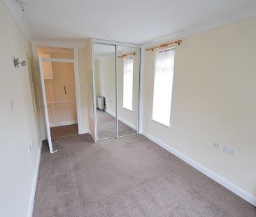 1 bedroom retirement property to rent - Photo 2