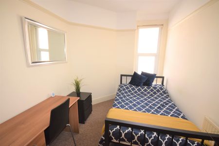 6 Bedroom Student Property- Horfield - Photo 5